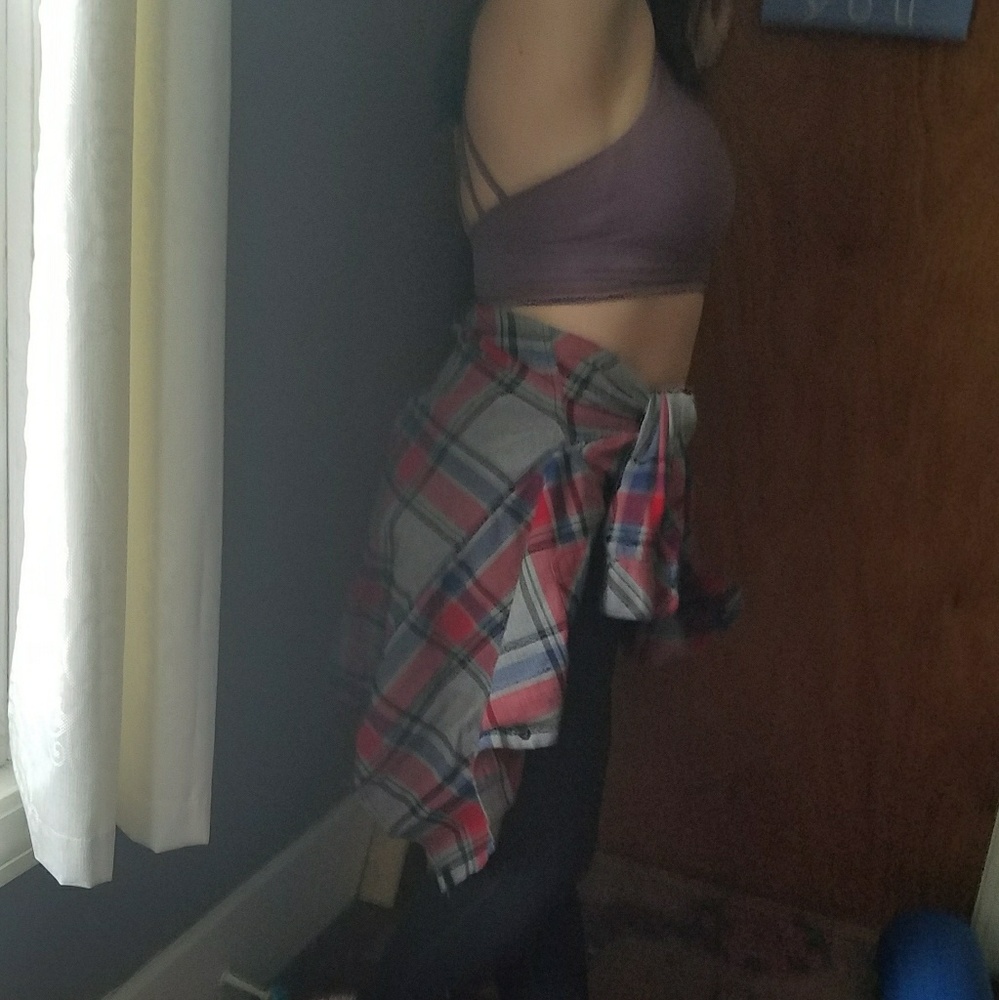 A flannel - Picture 2 of 5